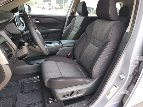 Used 2026 Nissan Rogue SV FWD image 13