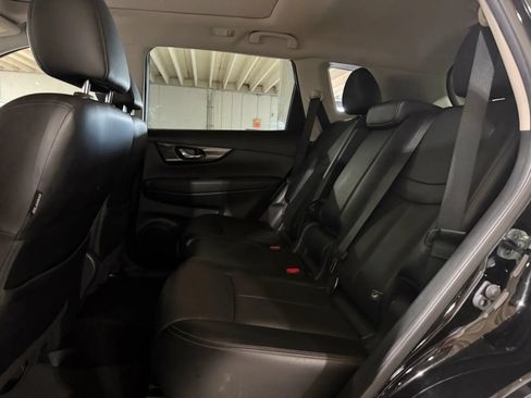Used 2018 Nissan Rogue SL w/ Premium Package AWD/4WD image 12
