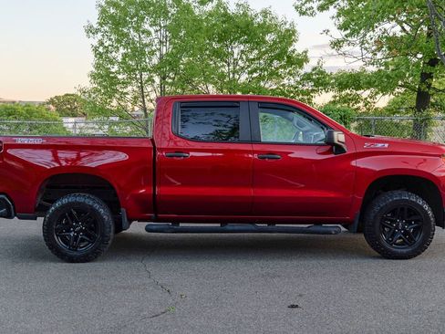 Used 2021 Chevrolet Silverado 1500 Custom Trail Boss AWD/4WD image 9