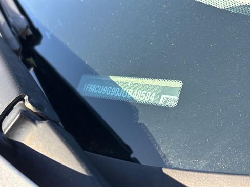 Used 2018 Ford Escape SE image 24