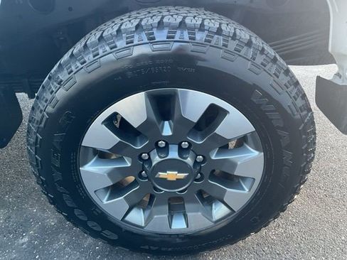 Certified 2022 Chevrolet Silverado 2500 Custom w/ Custom Value Package image 9