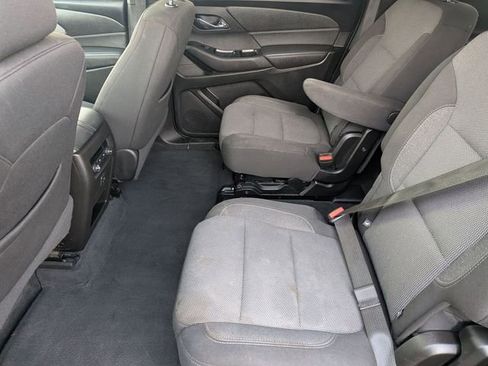 Used 2023 Chevrolet Traverse LT image 27