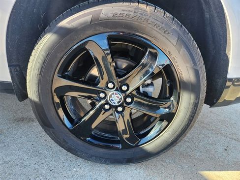 Used 2023 Buick Enclave Essence w/ Experience Buick Package image 15