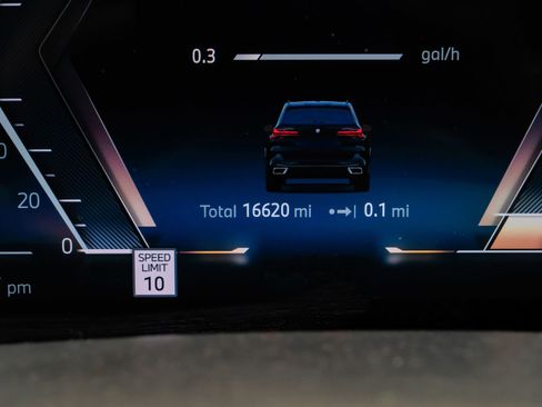 Used 2024 BMW X5 sDrive40i w/ M Sport Package image 24