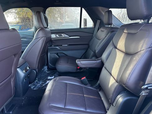 New 2026 Ford Explorer Platinum image 30