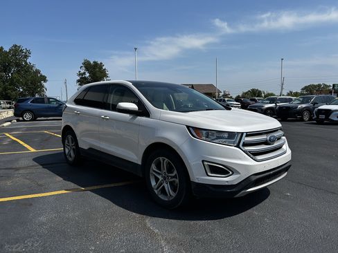 Used 2016 Ford Edge Titanium w/ Equipment Group 302A FWD image 3