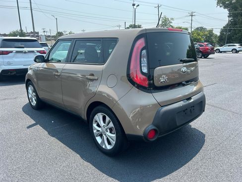 Used 2015 Kia Soul + FWD image 7