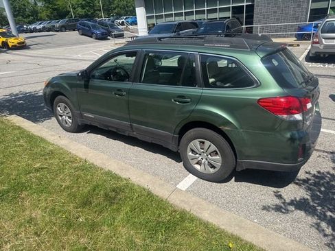 Used 2010 Subaru Outback 2.5i AWD/4WD image 4