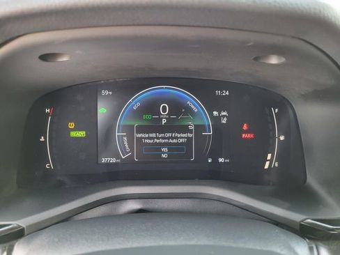 Used 2025 Toyota Camry SE image 6