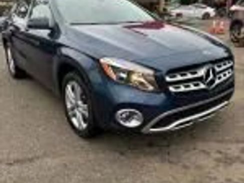Used 2019 Mercedes-Benz GLA 250 4MATIC w/ Premium Package image 2