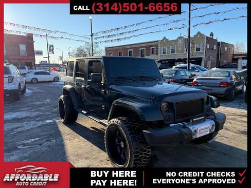 Used 2011 Jeep Wrangler Unlimited Sahara w/ Connectivity Group image 7