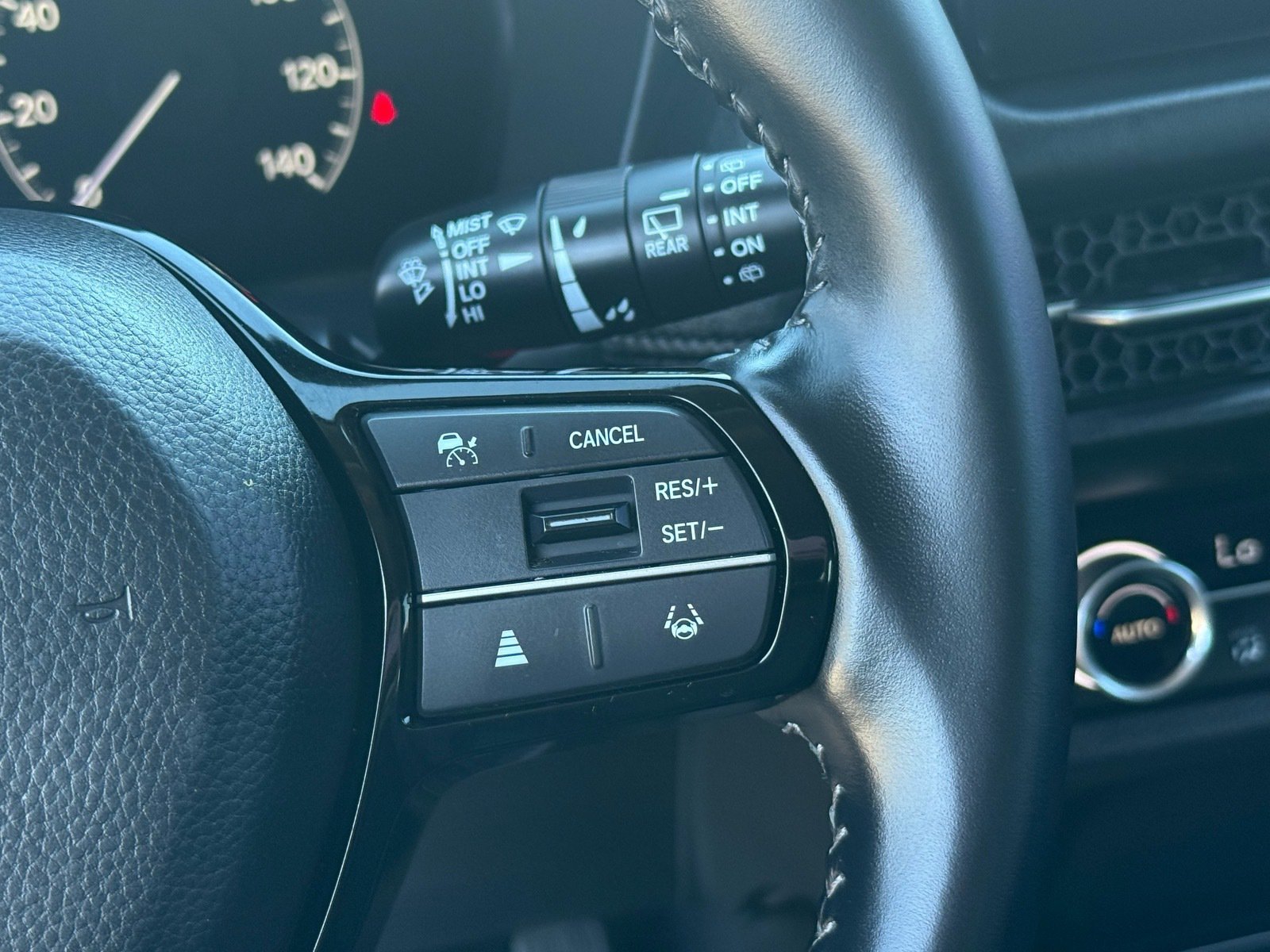 Used 2025 Honda HR-V EX-L image 18
