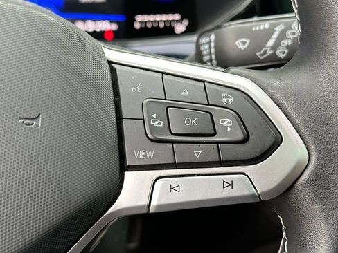 Used 2023 Volkswagen Taos SE w/ Panoramic Sunroof Package FWD image 41