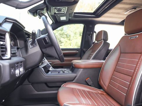 Used 2024 GMC Sierra 3500 Denali Ultimate image 32