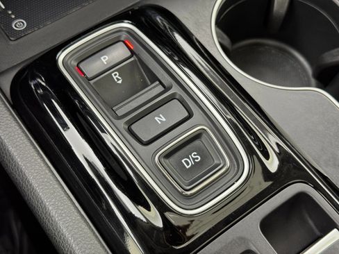 Used 2023 Honda Pilot Touring image 32