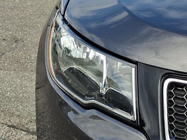 Used 2018 Jeep Compass Latitude w/ Popular Equipment Group AWD/4WD image 29