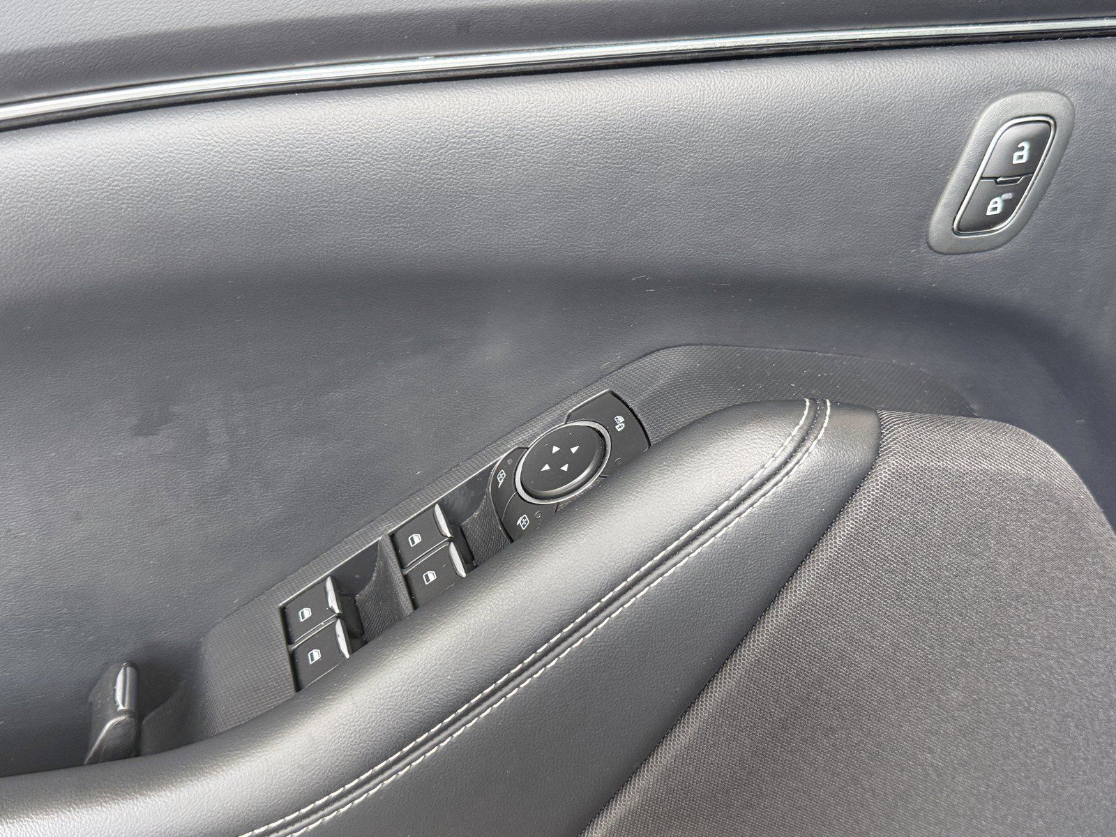 Used 2022 Ford Mustang Mach-E Select RWD image 25