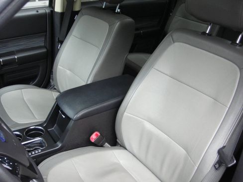 Used 2019 Ford Flex Limited w/ Limited Appearance Package image 3