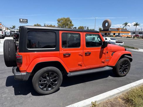 Used 2023 Jeep Wrangler Unlimited Sahara AWD/4WD image 10