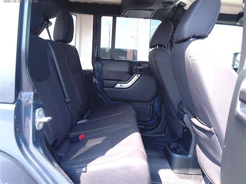 Used 2017 Jeep Wrangler Unlimited Sahara w/ Dual Top Group AWD/4WD image 7