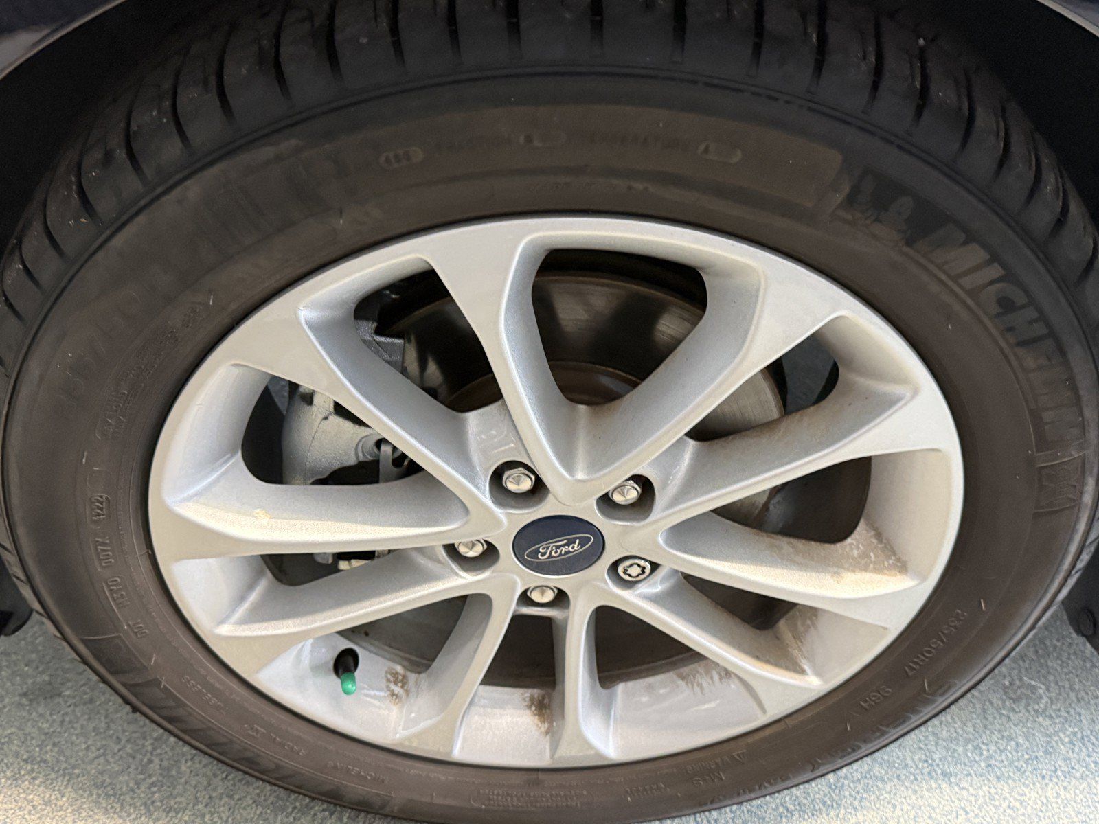 Used 2020 Ford Fusion SE FWD image 33