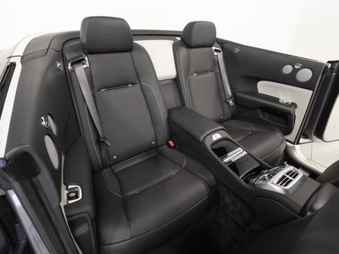 Used 2019 Rolls-Royce Dawn RWD image 61