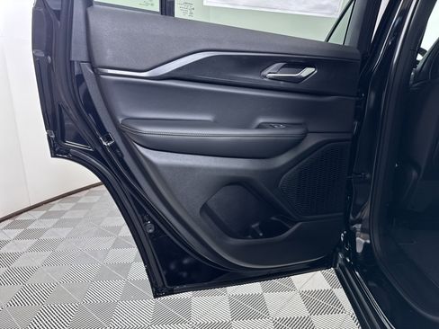 New 2025 Jeep Grand Cherokee Altitude image 39