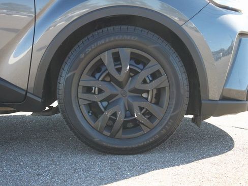 Used 2021 Toyota C-HR LE image 4