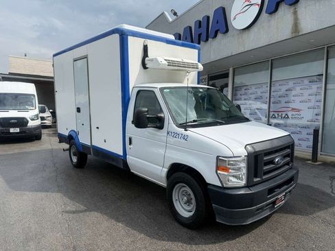 Used 2024 Ford E-350 and Econoline 350 Super Duty w/ Power Windows & Locks Group RWD image 4