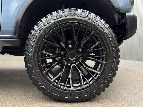 Used 2025 Ford Bronco Badlands image 10