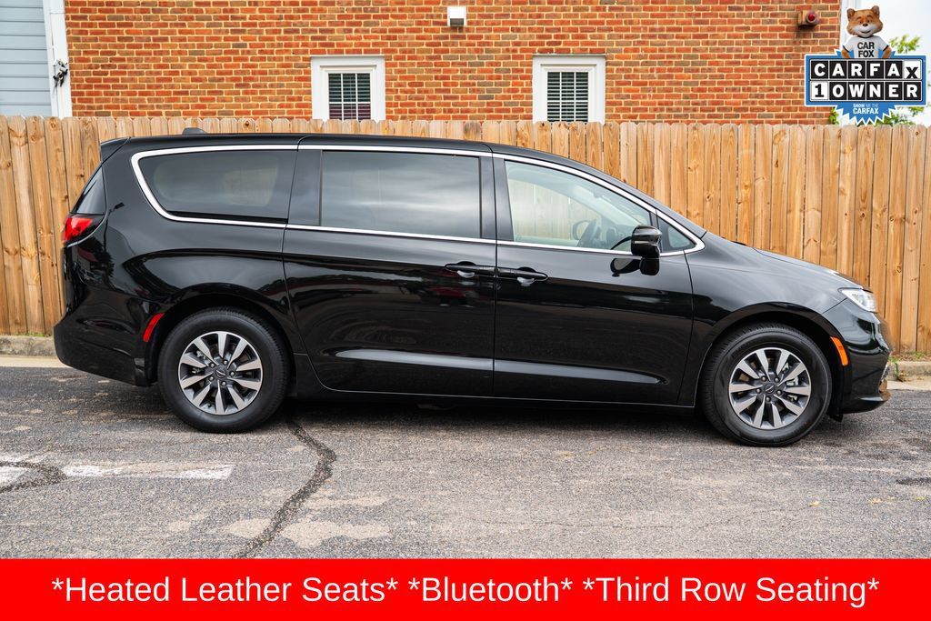 Used 2024 Chrysler Pacifica Limited FWD image 5