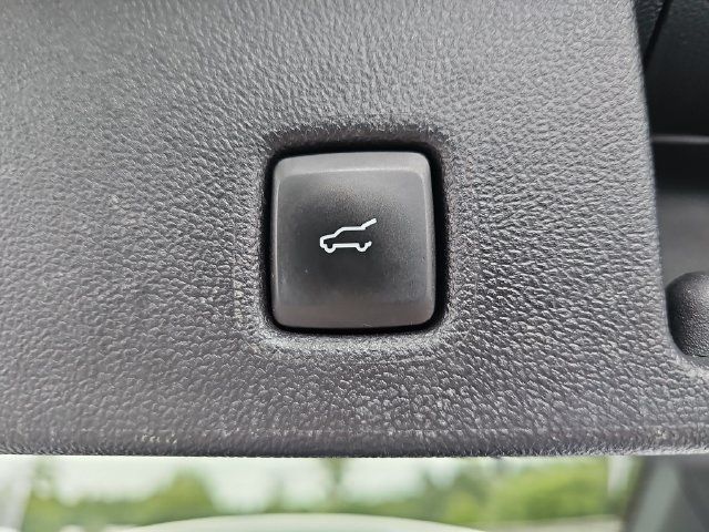 Used 2022 Ford Escape SE w/ Convenience Package FWD image 13