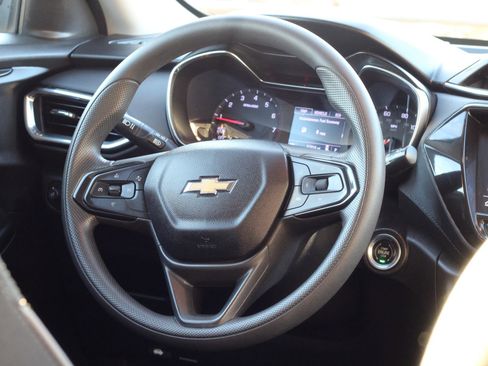 Used 2021 Chevrolet TrailBlazer LT w/ Convenience Package image 14