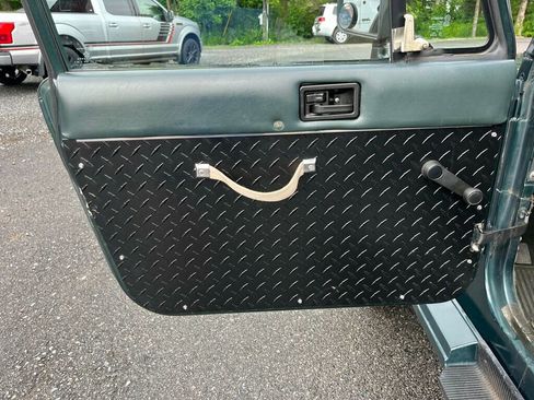 Used 1994 Jeep Wrangler S image 23