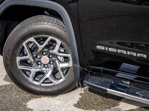 Used 2025 GMC Sierra 1500 SLT w/ SLT Premium Package image 9