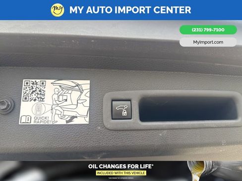 Used 2023 Toyota Sienna XLE FWD image 28