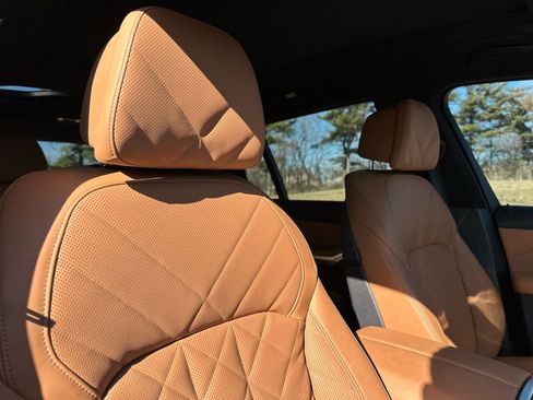 Used 2025 BMW X7 xDrive40i w/ M Sport Package image 26