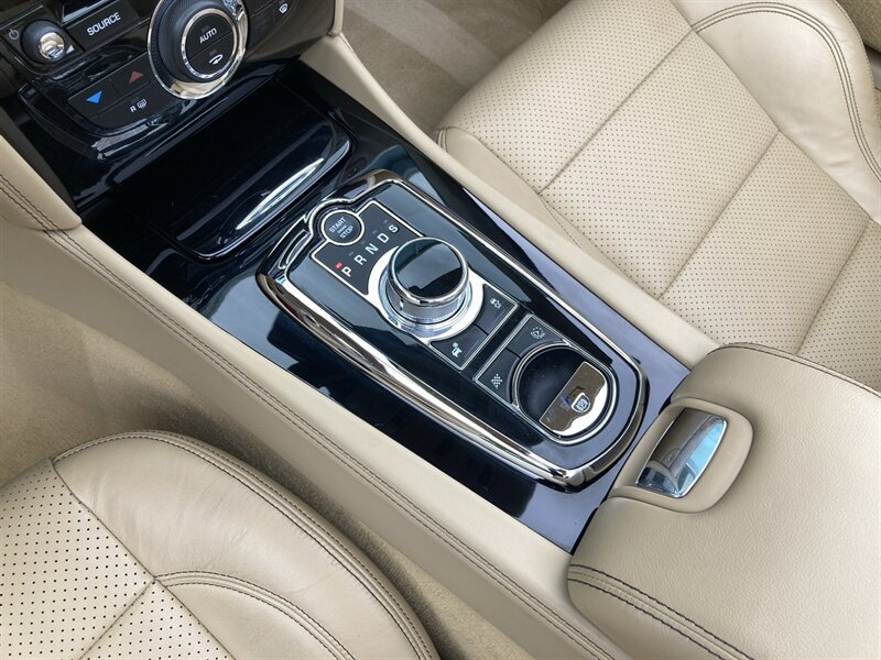 Used 2012 Jaguar XK Convertible RWD image 27