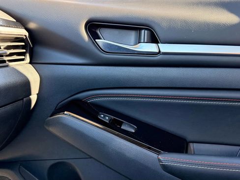 Used 2023 Nissan Altima 2.5 SR w/ SR Premium Package image 19