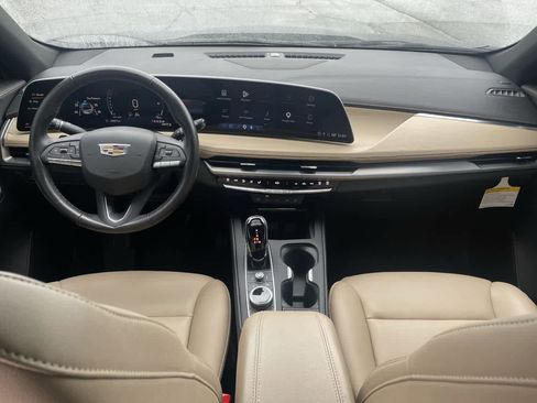 Used 2024 Cadillac XT4 Luxury w/ Cold Weather Package AWD/4WD image 25