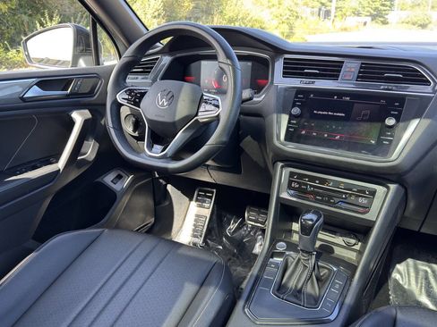Used 2022 Volkswagen Tiguan SE R-Line image 24