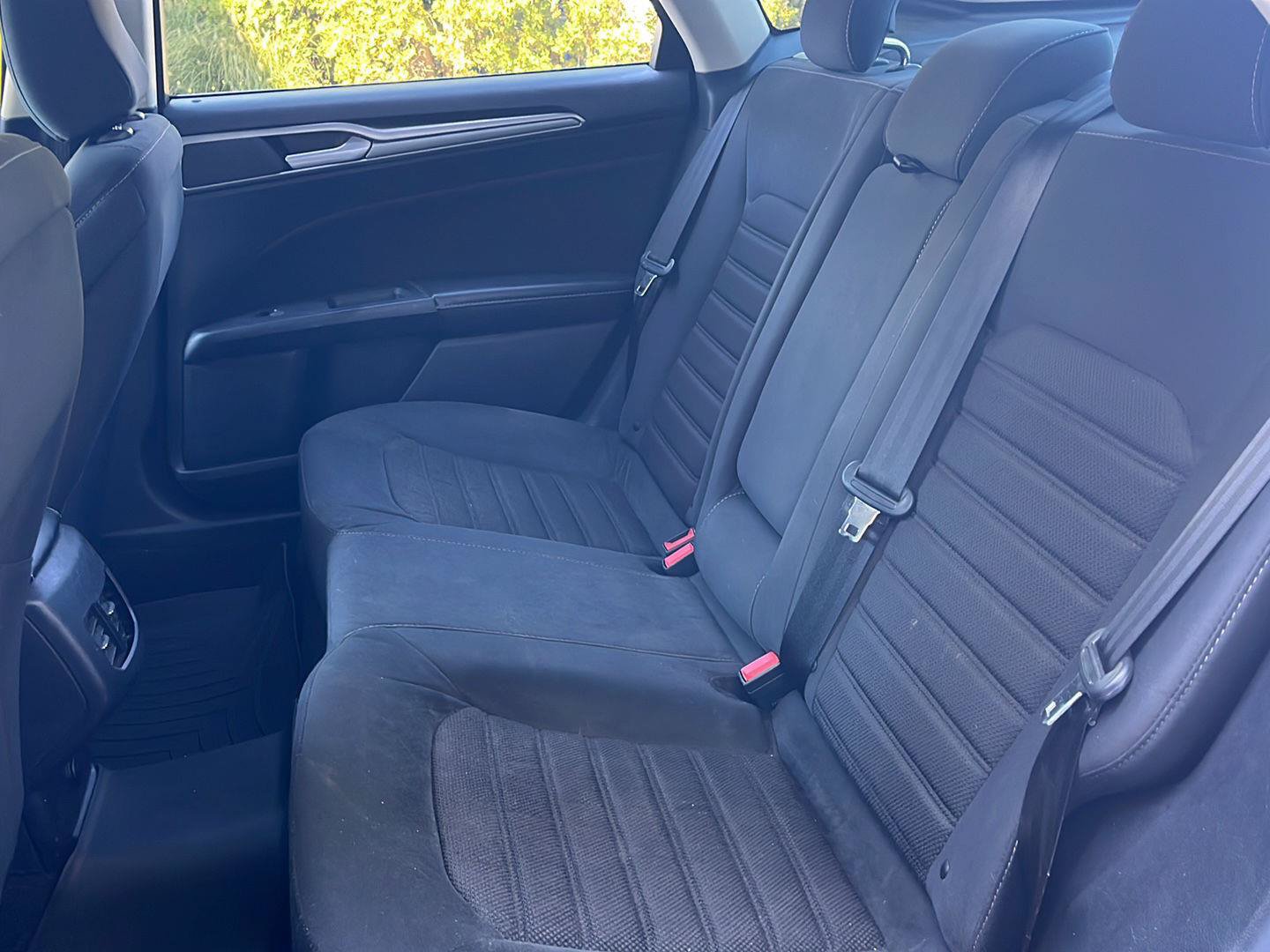 Used 2020 Ford Fusion SE FWD image 22