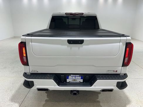 Used 2022 GMC Sierra 1500 AT4 w/ AT4 Premium Package AWD/4WD image 4