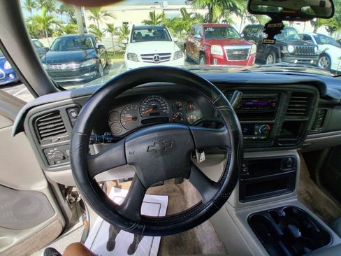 Used 2003 Chevrolet Suburban Z71 AWD/4WD image 14