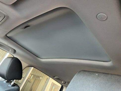 Used 2023 Honda CR-V EX image 7