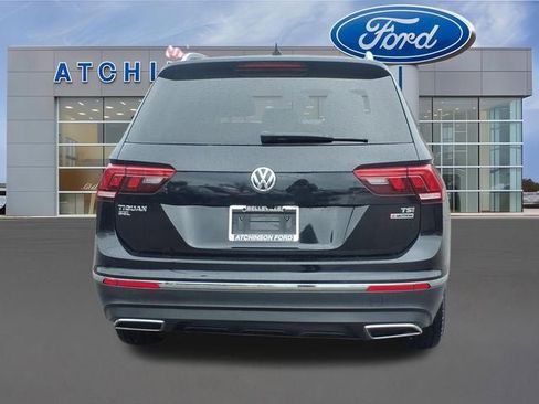 Used 2018 Volkswagen Tiguan SEL AWD/4WD image 6