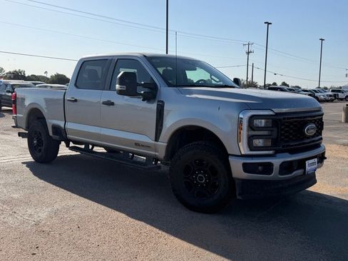 Used 2024 Ford F250 XL w/ STX Appearance Package AWD/4WD image 3