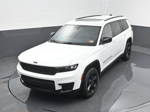 Used 2021 Jeep Grand Cherokee L Laredo AWD/4WD image 23