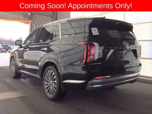 Used 2024 Hyundai Palisade Calligraphy image 4