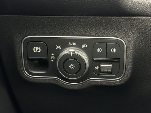 New 2025 Mercedes-Benz GLB 250 image 15